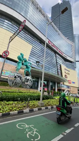 Lotte Mall vibes😍🏞️🇮🇩 . . . . . . . #lottemall #jakarta #views #vibes #city #trending #viral #viraltiktok #viralindonesia #fypage #fyp