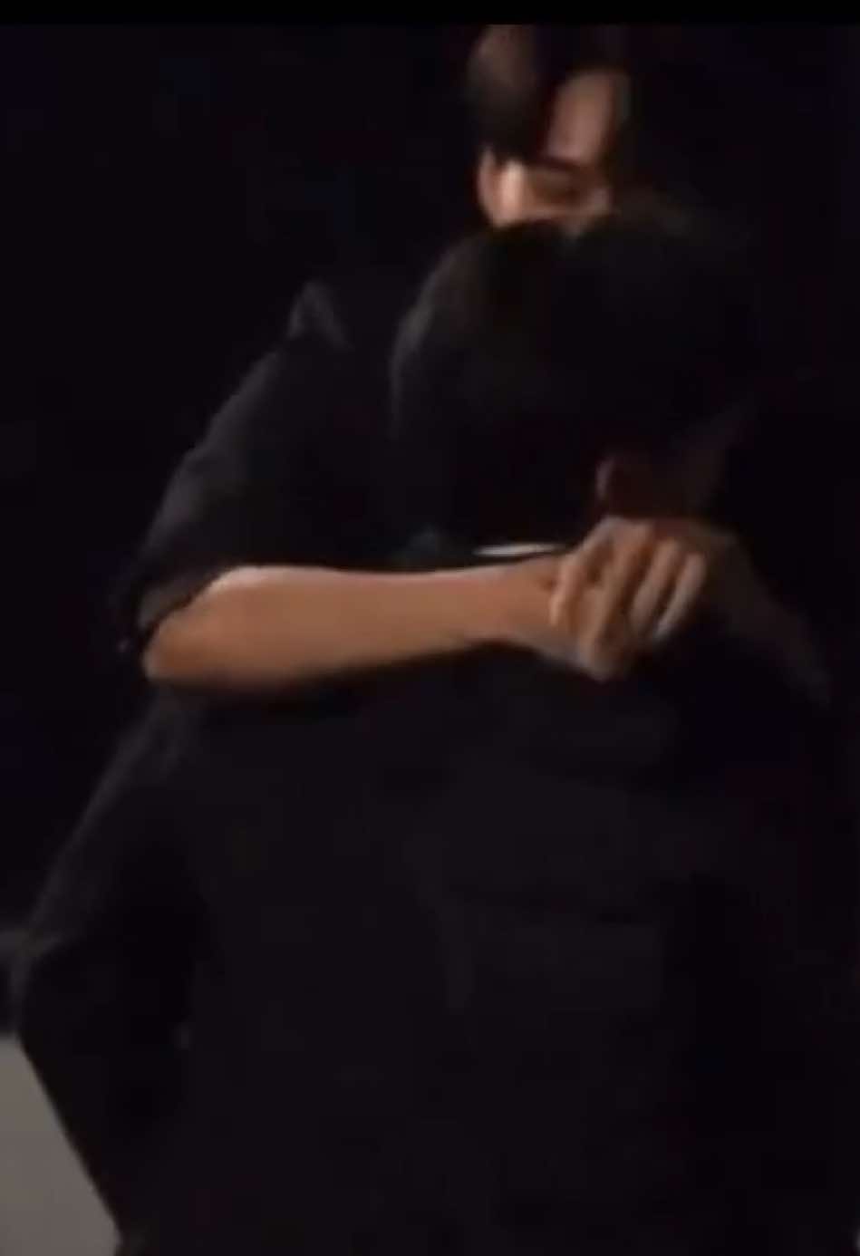 NYAMAN YA NANI DIPELUK DIGENDONG SKY?😔🧎🏻‍♀️ cr.x | bbjn_ #skynani #skywongravee  #nanihirunkit 