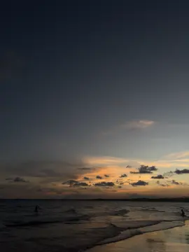 vắng em, anh vắng một bờ vai..