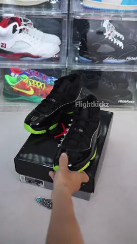 So beautiful 😍😍 Air Jordan 11 Black Barely Volt ✅ #foryou #sneakers #sneakerhead #jordans #sneakerfactory #jordan23🏀 #snkrkingdom #shoesfactory #jordan11 #jordan11s #jordan11sneakers #jumpman23 #basketballsneakers 