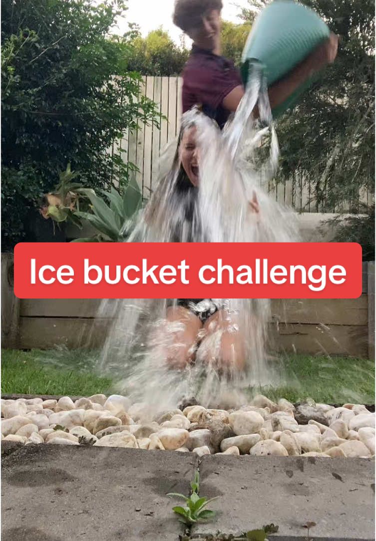 Nominated by: @justalillybit😁😝I nominate: @A random melon @Joshua! @my secret swim @Jacob #usc #uscicebucketchallenge #USC #usc #icebucketchallenge #challenge #ice #icewater #cold #coldwater #punishment #funny #relatable #ALS #mentalheath #MentalHealthAwareness #fyp #fy #foryou #foryoupage #aussie #australian 