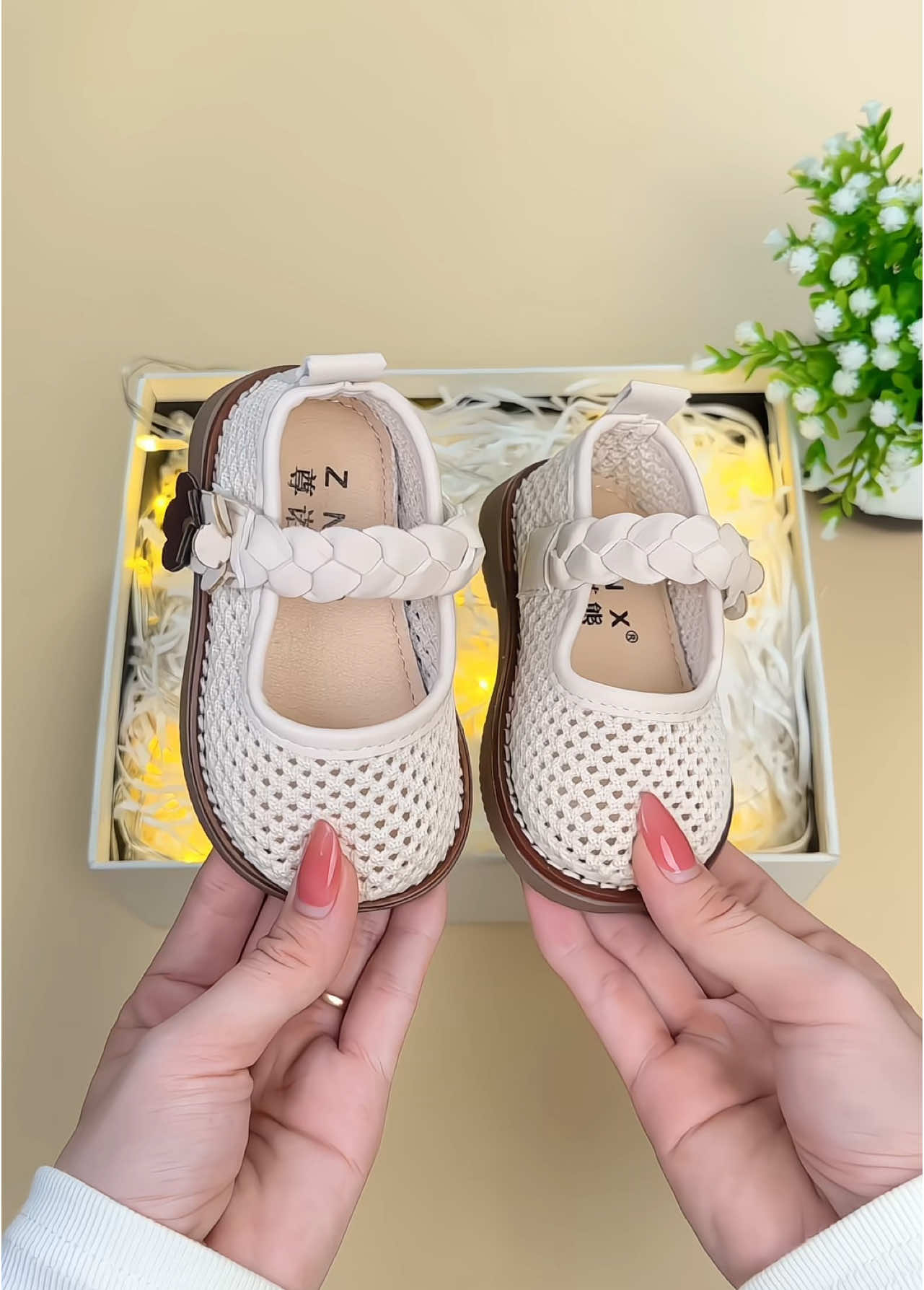 Giày Búp Bê Lưới Cho Bé Gái #achakids #giaytapdichobe 