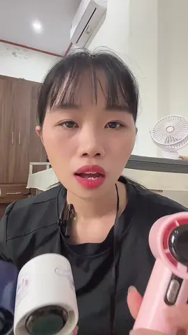 Cứ 1 quạt tặng kèm 1 miếng sticker trang trí quạt thêm xinh nha #tranghoanhỉ #typ #xuhuong #xuhuongtiktok #quatkeptichdien #quatcamtay 