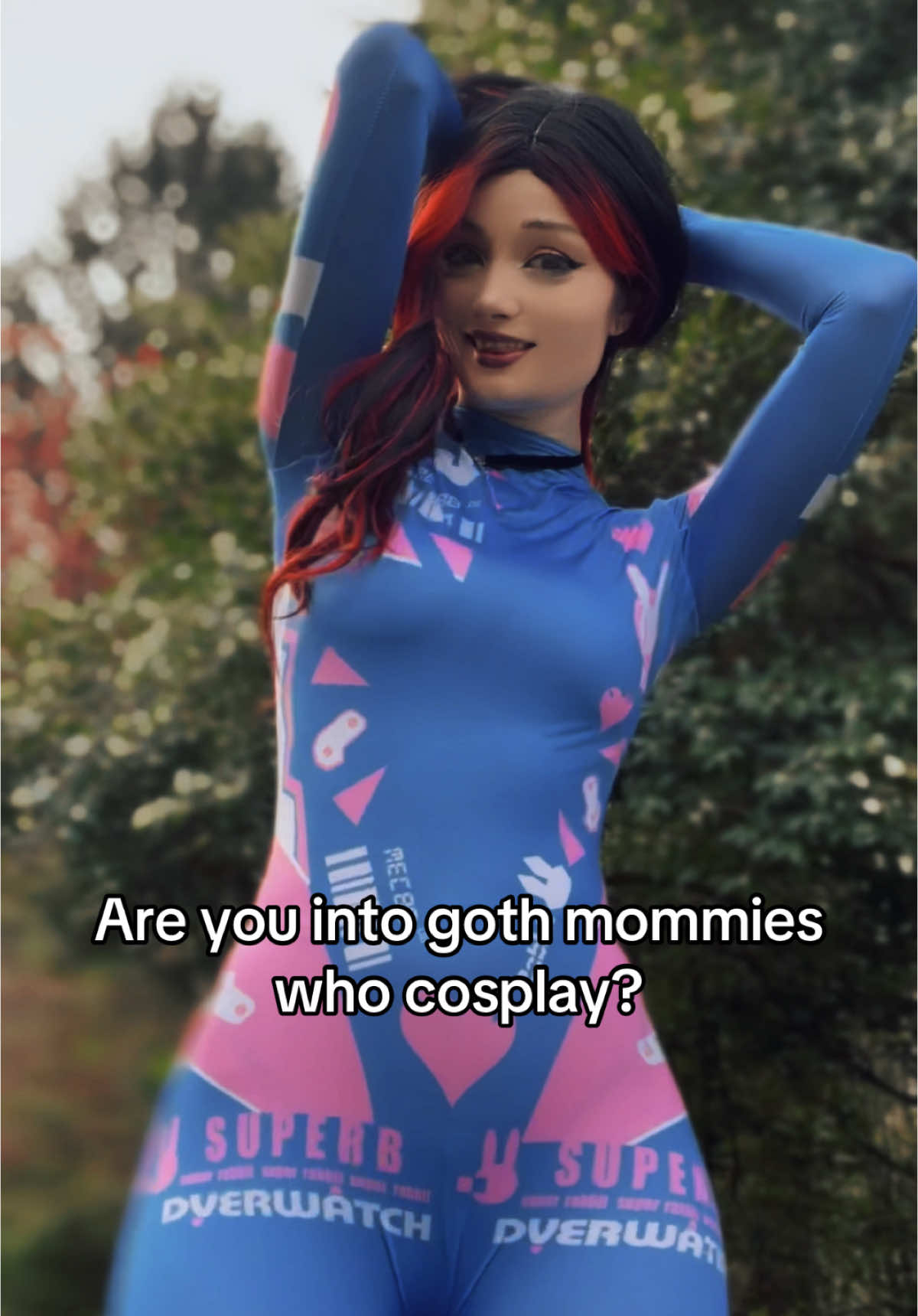 Genuine question..? I always wonder if people find the two things too different or if they can appreciate a synergy 🙈 what do you think? Would your ideal GF be a goth cosplay mommy?😜🫶 #goth #cosplay #gothgirl 