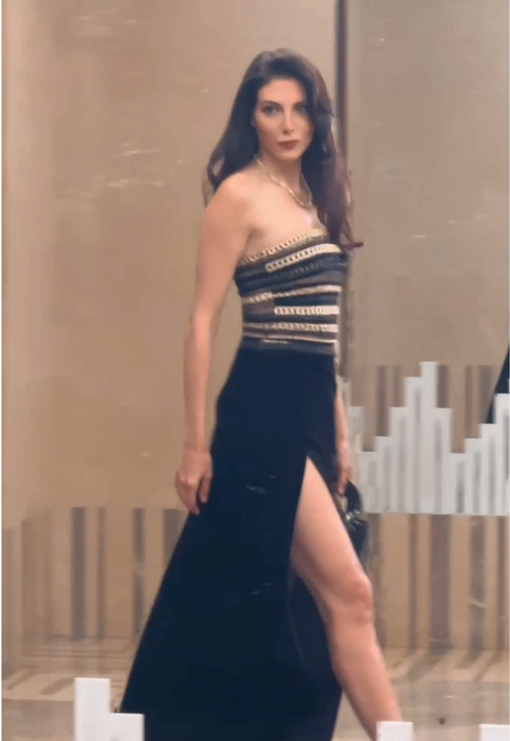 @Razane Jammal - رزان جمّال attends the #BeirutWomenFilmFestival in a black velvet #TonyWard dress with gold chain embroidery from the latest RTW FW 2025/26 Collection.  Styled by Farah Mounzer Photographer Rony Hanna Photography #TonyWardCouture #WomenInWard #RazaneJammal #رزان_جمال #BeirutWomenFilmFestival #BWFF 