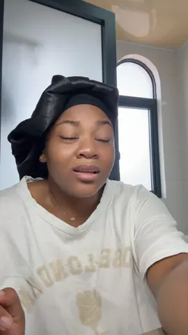 A felicidade é magra sim,as gordas choram escondidas no banheiro  Mulher gorda nem adianta fazer cabelo,unha e ficar comprando roupas 🥱