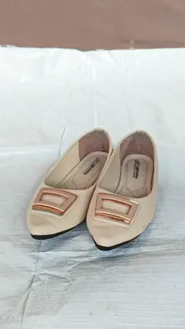 di pakai empuk dan super duper nyaman bangett😍🤏 #masukberanda #sepatuwanita #fyp 