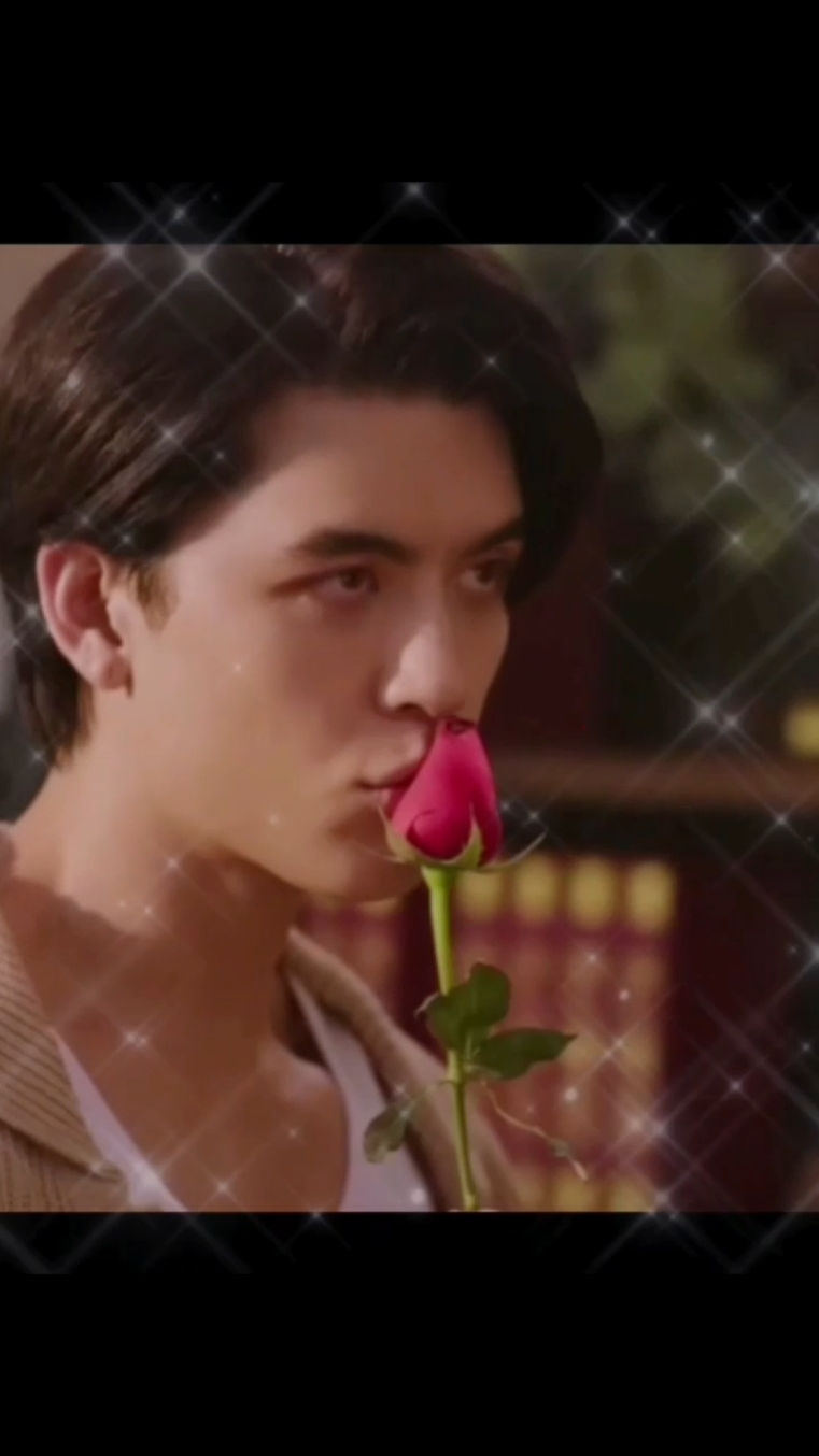 little kis$ës🥀💋 not me being jealous of a flower  #mygoldenblood #mygoldenbloodseries #jessgawin  #boyslovefans   #boysloveboys    #blship #blshipper   #xteeeeeeeeeeee   #gayseries #paratiiiiiiii #bls   #boyslovethai   #boysloveseries #boyslover  #thaiblactors #gmmtvactors  #thaiboys #thaiboys   #thaibl #thaiblseries   #gmmtv  #gmmtv2025 #gmmtvboys 