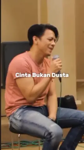 Tak pernah ku sangka sampai disini🥀 • 🎶Cinta Bukan Dusta || @noah_site • 𝙎𝙪𝙥𝙥𝙤𝙧𝙩 & 𝙁𝙤𝙡𝙡𝙤𝙬 _ @zona_musik42 ______________________________ #cintabukandusta #noahband #recycle #flashbackmusic #remake #ranokarno #arielnoah #trending #musicvideo #instamusic #liriklagu #lirikmusik #nostalgia #laguhits #musikhits #2000s #bandhits #band2000an #viralmusic #musiclyrics #storyhits #MusikIndonesia #lirikvideo 