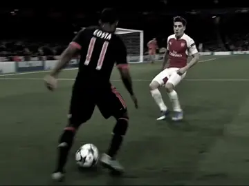 اتحداك تعرفه+نرجعع بعد غياب😅🤍#مراوغات #fyp #كوستا  #دوغلاس_كوستا 