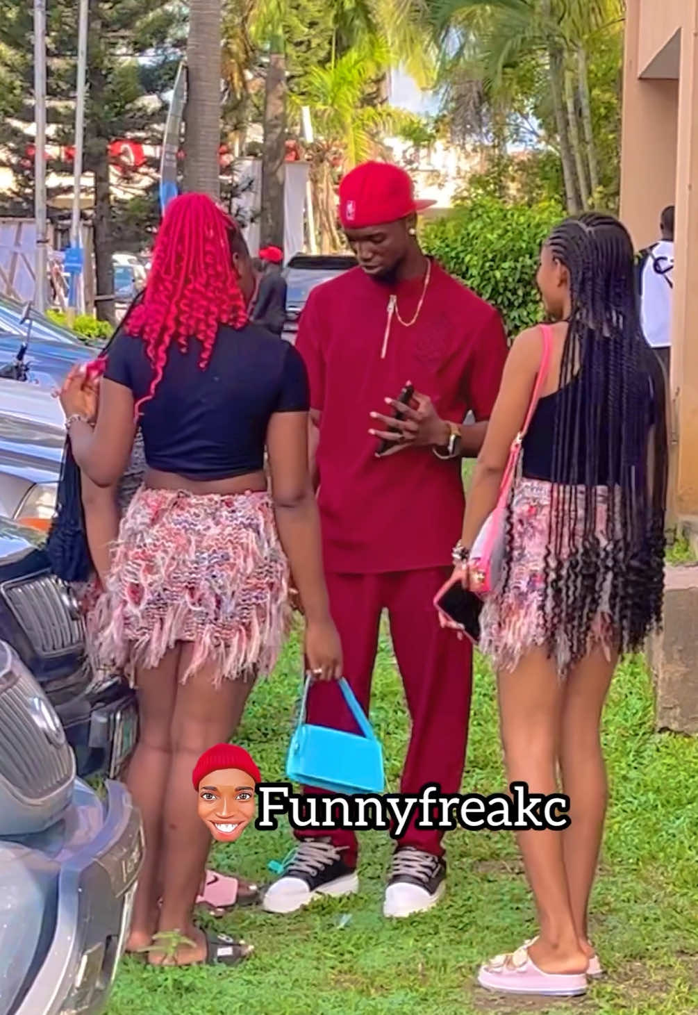 Noise makers too like money 🤣🤣.. cameraman @Desmond Junior🇳🇬🇨🇲🇬🇭🇺🇬 