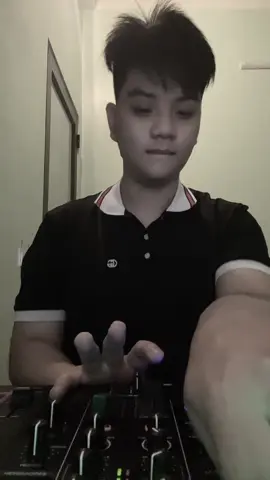 Ở nơi phương xa ấy giờ đây em biết không , trái tim anh lạnh lễ cô đơn giữa bao người…!#djduyanh #amnhac #amnhacvacamxuc #thaihoangofficial #djthaihoangremix #fyp #xuhuong 