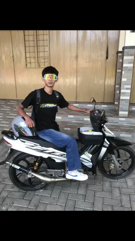 gantengnyaa😍 #fizr #jamnasmagelang #twostroke #polusi #2taklovers #2takmenolakpunah #masukberanda 