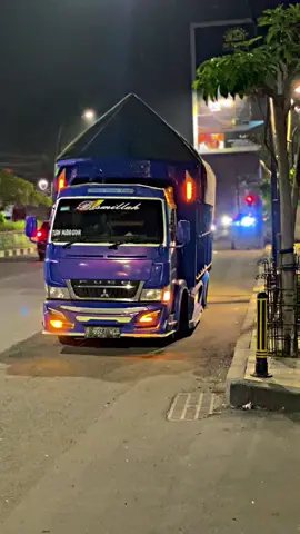 Gantengnya jateng🤪  #cinematic #cinematography #cinematics #cinematicvideo #trend #fyppppppppppppppppppppppp #fypage #fypシ゚ #fypp #trukviral #trucklife #canter #cantermaniaindonesia #cantermania #cantermodifikasi  #truck #trucks #truckdriver #trucktiktok #truckmodifikasi #herextiktok #tiktokviral #supir #supirtruck #supirmuda #quotes #quotestory #quoteoftheday #masamuda #suksesmuda #suksesbutuhproses #suksesusiamuda #masamudapenuhcerita #kerja #kerjakeras #kerjakerasdemikeluarga #muatcabe #cabe #lombok #lomboktiktok #herextiktok #xpdc #trukcabe #truckcabe #trukoleng #truk_oleng #truckoleng 