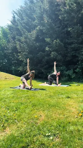 Teacher and fatudent flow ❤️ #yoga #yogatogether #flowfortwo #yogateachwr #yogastudent #yogaflow #yogagirl #yogalove #vinyasayoga #hathayoga #yogainspiration #yogamotivation #yogagirls #yogalondon 