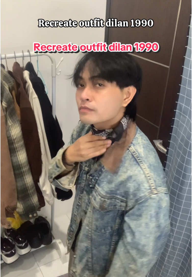 Siapa yg kangen dilan 1990 ? Gue mau recreate outfit dilan 1990 #recreatealook #recreateoutfits #dilan1990 #iqbaalramadhan #fyp 