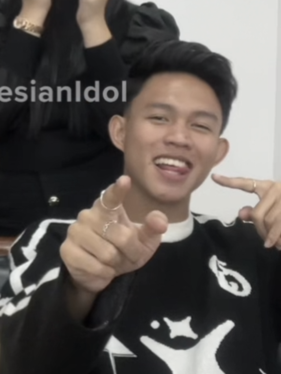 good luck for tonight's performance brooo 🥹🤙🏻 #FajarNoor #FajarNurdiansyah #IndonesianIdol #indonesianidolxiii #JuicyLuicy