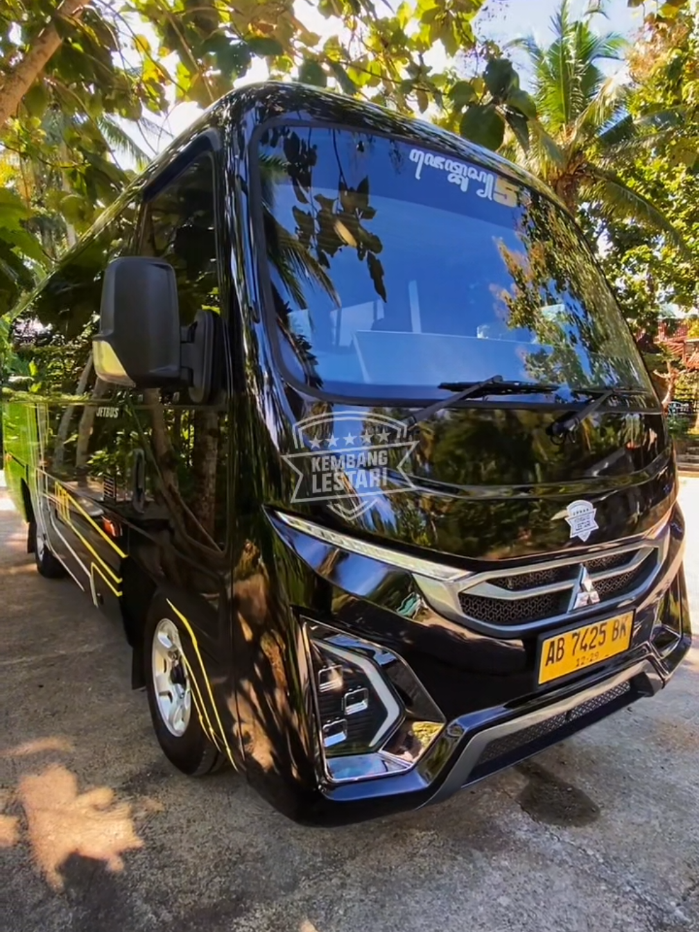 Jumbo JeBe 5 kapasitas 17 Seat #sewaelfjogja #sewaelflongjogja #sewajumbocoaster #sewajumbocoasterjogja #sewahiacejogja  #kembanglestaritransport #kembanglestarigroup #jumbojetbus5 #jetbus5 #adiputro #adiputrojetbus5 