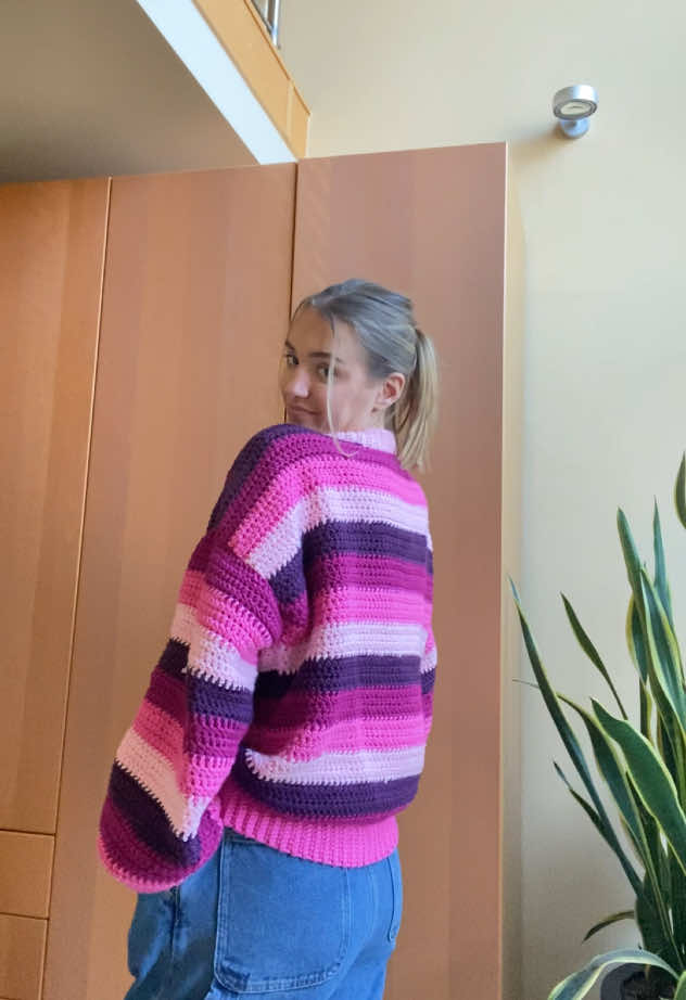 Remember this sweater? Still one of my favorite color combinations! 💗 @Scheepjes • • • #fyp #blowthisupforme #crochet #crochetersoftiktok #crochettiktok #handmade 
