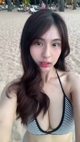 อยากได้วันหยุดอีก👙