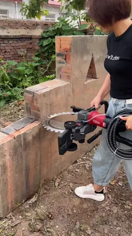 Brushless type ring saw machine can use 410-600 mm blade . Max cutting depth 500 mm#coredrilling #ConcreteCoring #coredrill #ConstructionSolutions #InnovationInConstruction #concretecutting
