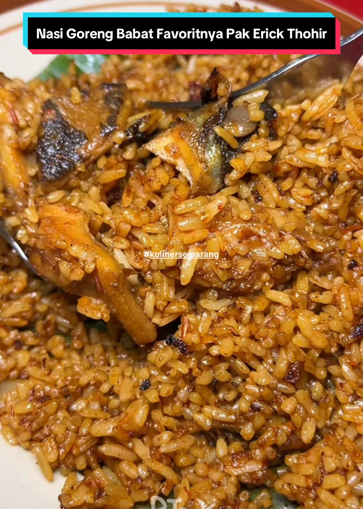 🍽️ Nasi Goreng Babat Pak Hengky 📍 Jalan Puri Anjasmoro Blok K, Tawangsari, Semarang Barat, Kota Semarang ⏰ Buka: 17.00 – 23.00 WIB ⸻ “Nasi Goreng Babat Pak Hengky, legendaris sejak 1988! Babat empuk, bumbu medok, dimasak pakai kayu bakar, dan aroma khas yang bikin nagih. Langganan Pak Erick Thohir loh! Wajib coba kalau ke Semarang #kulinersemarang #kulinerviral #kulinermurah #kulinertiktok 
