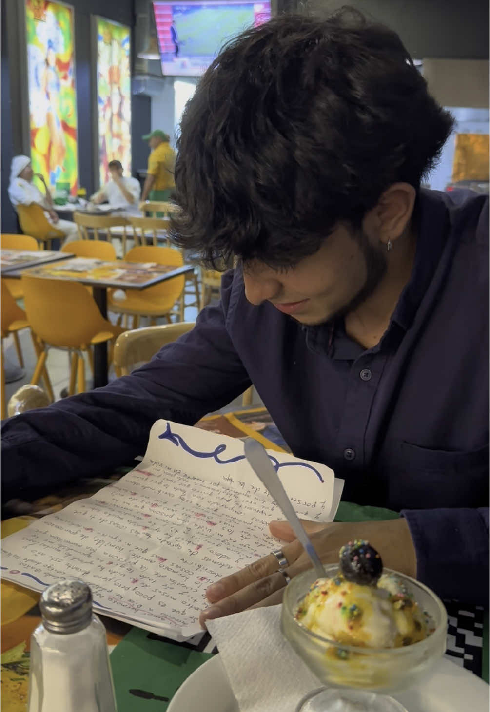 Hoy cumplimos 16 meses juntos, y aunque nos toca vivir algo muy difícil —algo que no cualquier persona logra—, estamos demostrando la fuerza de nuestro amor a pesar de la distancia. Cada “hasta pronto” es uno menos, cada despedida nos acerca más al día en que por fin podamos estar juntos sin ningún otro “hasta pronto”. Te amo, mi amor. 💖 @ESTEBAN I EMPRESARIO DIGITAL #relacionadistancia #fypシ 