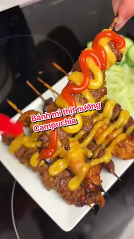 Nay tui làm thử món Bánh mì thịt nướng Campuchia, tham khảo công thức tại đây nha:  Công thức ướp bánh mì campuchia: - 250gr bò/gà - 1 mc mật ong  - 1 mc nước tương  - 1 mc dầu điều - 1/2 mc dầu hào - 1/2 mc sữa đặc - 1/2 mc nước mắm  - 2 mcf bột năng (bò) - 2 mc nước (bò) Dầu trứng  - 2 lòng đỏ trứng - 1 mcf nước cốt chanh - 1/2 mcf muối - 2 mcf đường  - 200gr dầu ăn #naucomnuoicop #ancungtiktok #simplus #simplusvn @Simplus Vietnam @Simplus Pink 