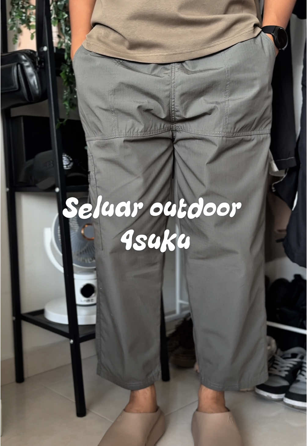 Kain dia tebal. cawat pun luas. sangat selesa dan berbaloi. Boleh cek harga di beg kuning👇 #outdoorpants #seluarmurah #seluarviral 