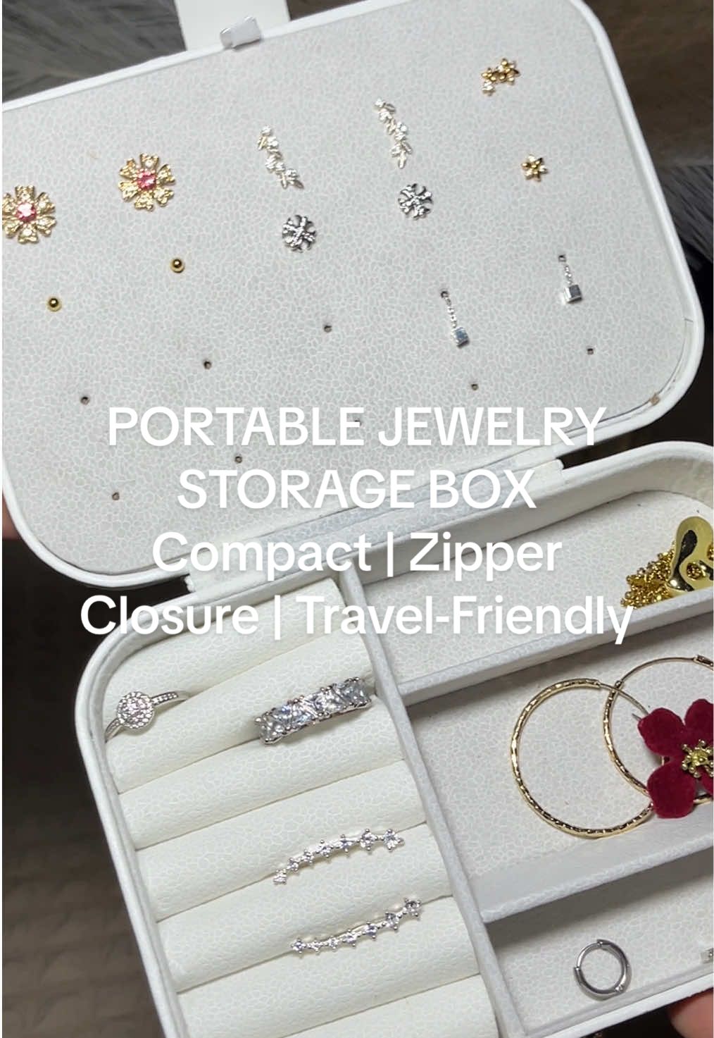 Secure your accessories in style with this PU leather jewelry storage box! Featuring soft beaded velvet inside, a practical compartment layout, and a smooth zipper to keep your jewelry safe and tangle-free. Perfect for travel and everyday use! #JewelryStorage #TravelJewelryBox #PortableJewelryBox #JewelryOrganizer #VelvetJewelryBox #CompactJewelryBox #PULeatherBox #TikTokFindsPH #JewelryEssentials #GiftIdeasPH #SmallBusinessFinds #StorageSolutionsPH