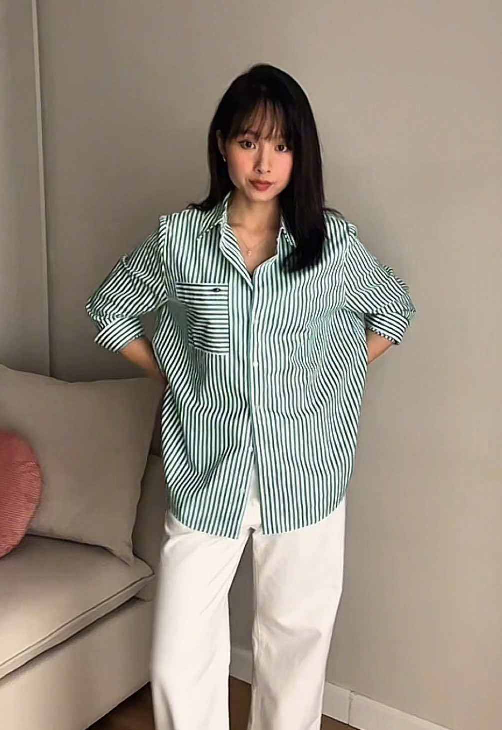 Sự tươi mới của mùa hè đã đến Sơ mi New Pocket Oversize - Green Stripe vừa xanh vừa xinh, vừa năng động vừa thanh lịch, hoàn hảo cho những ngày hè đầy năng lượng. 🌞#TheBlueTshirt 