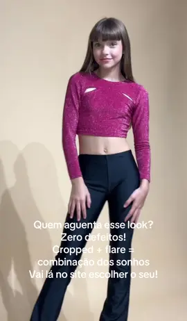 Pronta para brilhar sem esforço? Cropped com recortes + flare preta = combo perfeito para looks cheios de atitude! Já disponível no site. Corre pra garantir o seu: www.nosh.com.br #noshkids 