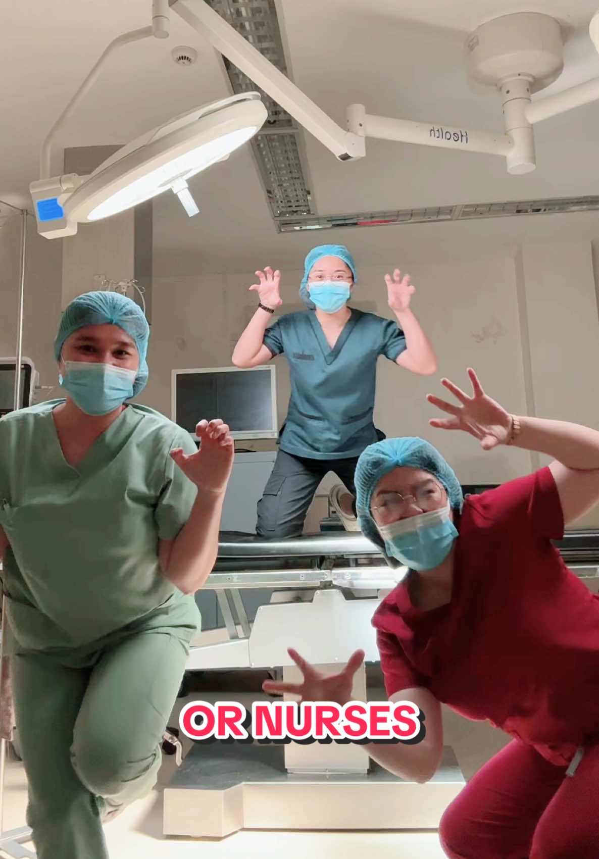 Dance break with my OR besties @rei 🪐 @_dumpolin dahil benign kami, pagbigyan po if too late na for this trend hehe 💖 #fyp #foryoupage #nursetok #nursestiktok #nursephilippines #chantallati #ornurselife #simplengtaodancechallenge #dancechallenge 