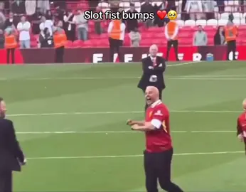 Slot does Klopp’s fist bumps ❤️🥹 #lfc #liverpool #arneslot #slot #klopp #fistbumps #pl #champions #fyp 