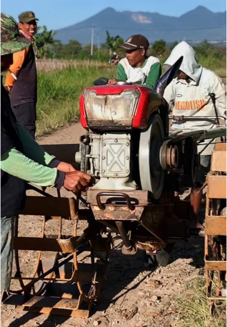 #CapCut jj stecu dlu  #traktor #tractor #traktorgarut #traktorsawah #g3000zeva #quickg3000zeva #diesel #kubota #jokicilik #bajaksawah #petaniindonesia🇮🇩🇮🇩🇮🇩🌿🌿 