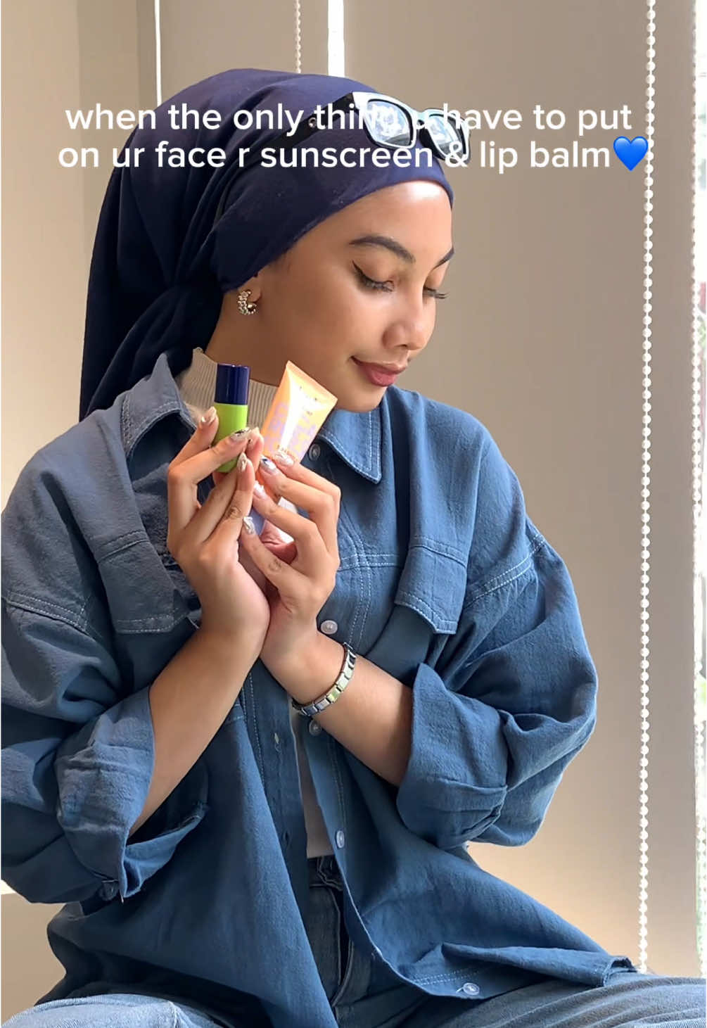 All the products I’m using are on SALE under 100k but only during live!! Don’t miss out, join the live now! #tavistaycurious  #sunscreentinted #tintedsunscreen #sunscreenadaptint #skintint #tintedsunscreentavi #sunscreenviral #rekomendasisunscreen #sunscreentavi #sunscreencicatavi #sunscrenviral #perlindunganUV #skincareroutine #sunscreen #spf50 #tavilipglide  #lipoil  #liptint 