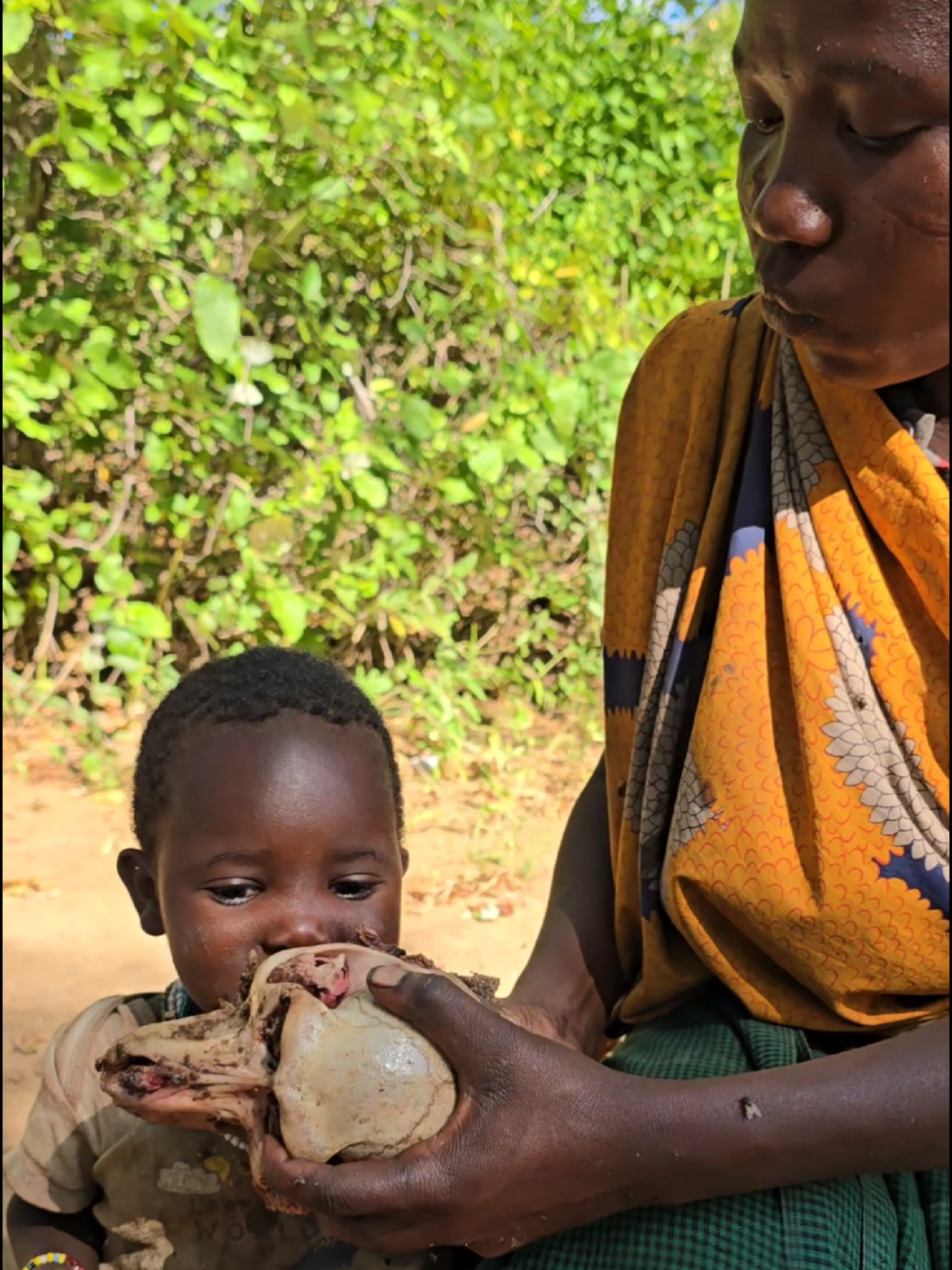 beautiful day in this family #chaaba #dudukwe #hadzabetribe #wildlife #foryou #viralvideo #Africancrazylife #dudugweebaby #purelove 