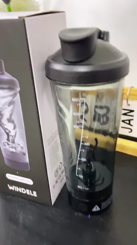 On a real tho l hate clumpy proteinshakes so this works perfectlyea#gym #GymTok #abcxyz#proteinshaker #protein