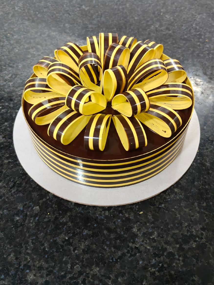 beautiful chocolate cake design#viralvideos #parati #trendingvideo #chocolate #cakedecorating 