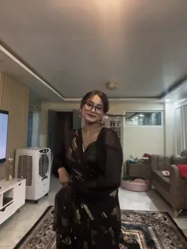 🖤🖤#foryoupage #trend #hindisong #bollywoodsong #dance#foryoupage #nepalitiktok #1234getonthedancefloor 