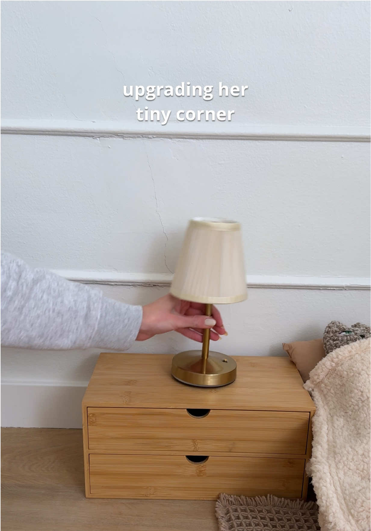 upgrading her tiny corner so she feels loved🥰 #cattok #catroom #cataccessories #kittycatsoftiktok 