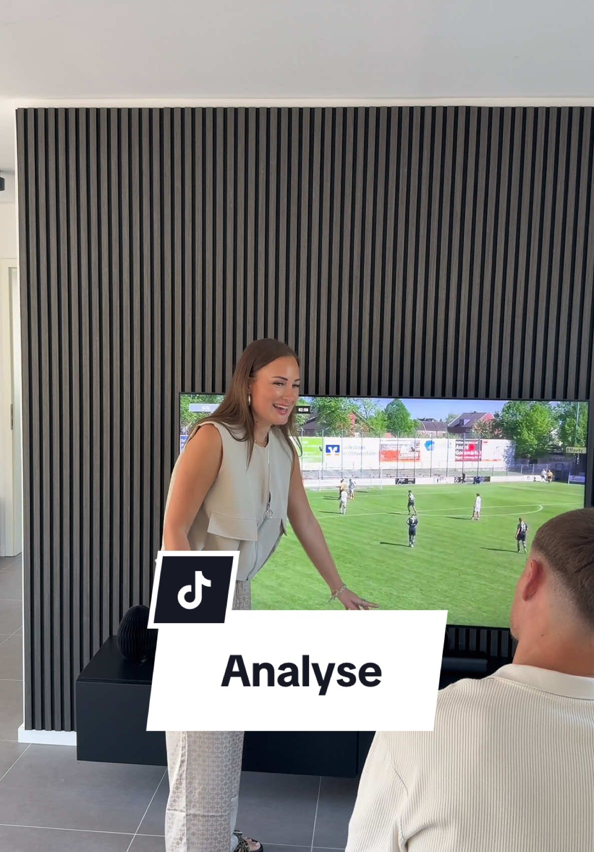 mehr Hüfte 😂😂😂 #couple #couplecomedy #Relationship #boyfriend #girlfriend #funny #comedy #fyp #niklasundgreta @Greta @niklas.sz7 