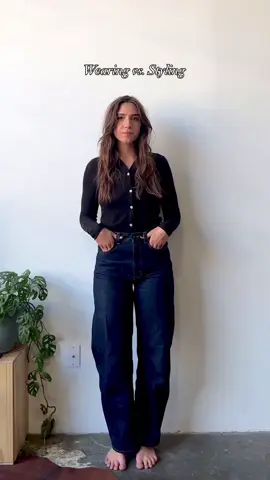 The power of accessories 💫 Outfit deets: Top: @madewell Denim: @madewell exaggerated barrel jean Cardigan: Vintage Dior Bag: Vintage Belt: Vintage Shoes: @schutz  Sunnies: @amazonfashion  #OOTD #outfit #outfitoftheday #outfitinspo #vintagefashion #vintageclothes #vintagestyle #thriftingfinds #whenthriftersthrift  #outfitinspiration #outfitideas #fitinspo #grwm #thrifted #springfashion #springoutfit #springoutfitideas #sustainablefashion #fitinspiration#style #styleinspo #thrift #thrifted #secondhand #vintage #womenswear