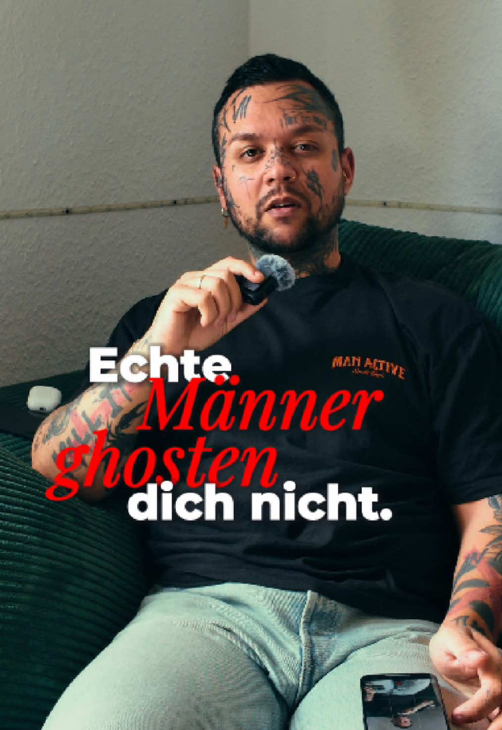 Wenn ein Mann dich ghostet, denkst du, du hast verloren? Die Wahrheit ist: Du hast gerade etwas gewonnen. 💔 Ghosting fühlt sich an wie ein Schlag ins Gesicht. Keine Nachricht. Keine Erklärung. Nur Stille. Und du bleibst zurück mit Selbstzweifeln und Fragen. Aber glaub mir: Es liegt nicht an dir. Ein Mann, der dich einfach ignoriert, zeigt damit nur eines – dass er emotional überfordert ist. Unreif. Und nicht bereit für eine Frau wie dich. Was du verloren hast, ist kein Mann. Es war jemand, der dich nie verdient hatte. Du brauchst keine Antworten. Du brauchst Selbstrespekt. Und den hast du jetzt zurückgewonnen. Ghosting verstehen | Warum Männer ghosten | Selbstwert stärken | Trennung verarbeiten | Beziehungstipps für Frauen | emotionale Reife erkennen | Selbstliebe lernen | Loslassen statt klammern | toxische Männer erkennen | Selbstachtung aufbauen #toxischebeziehung #manipulation #ghosting #toxischeliebe #selbstliebe 