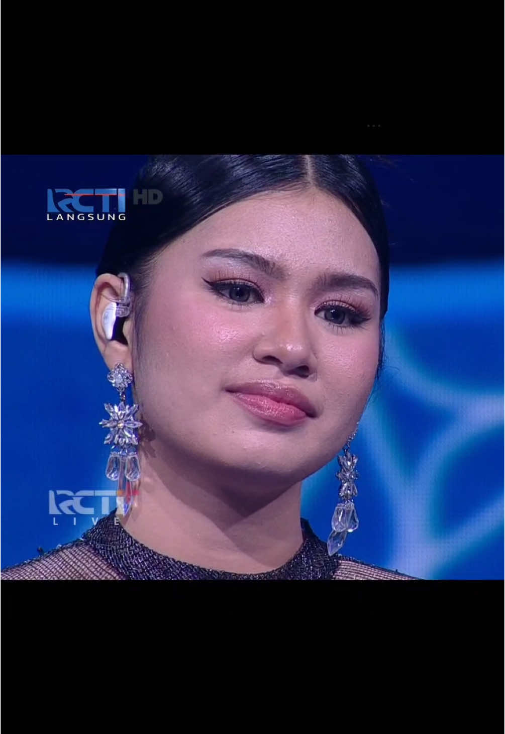 Vanessa Simorangkir duet bareng Bang Judika - Boru Panggoaran. Mama Vanessa menangis terharu melihat perjuangan Vanessa menampilkan yang terbaik. #vanessasimorangkir #vanessazee #vanessaidol #vanessaindonesianidol #vanessence #indonesianidol #indonesianidol13 #indonesianidolxiii