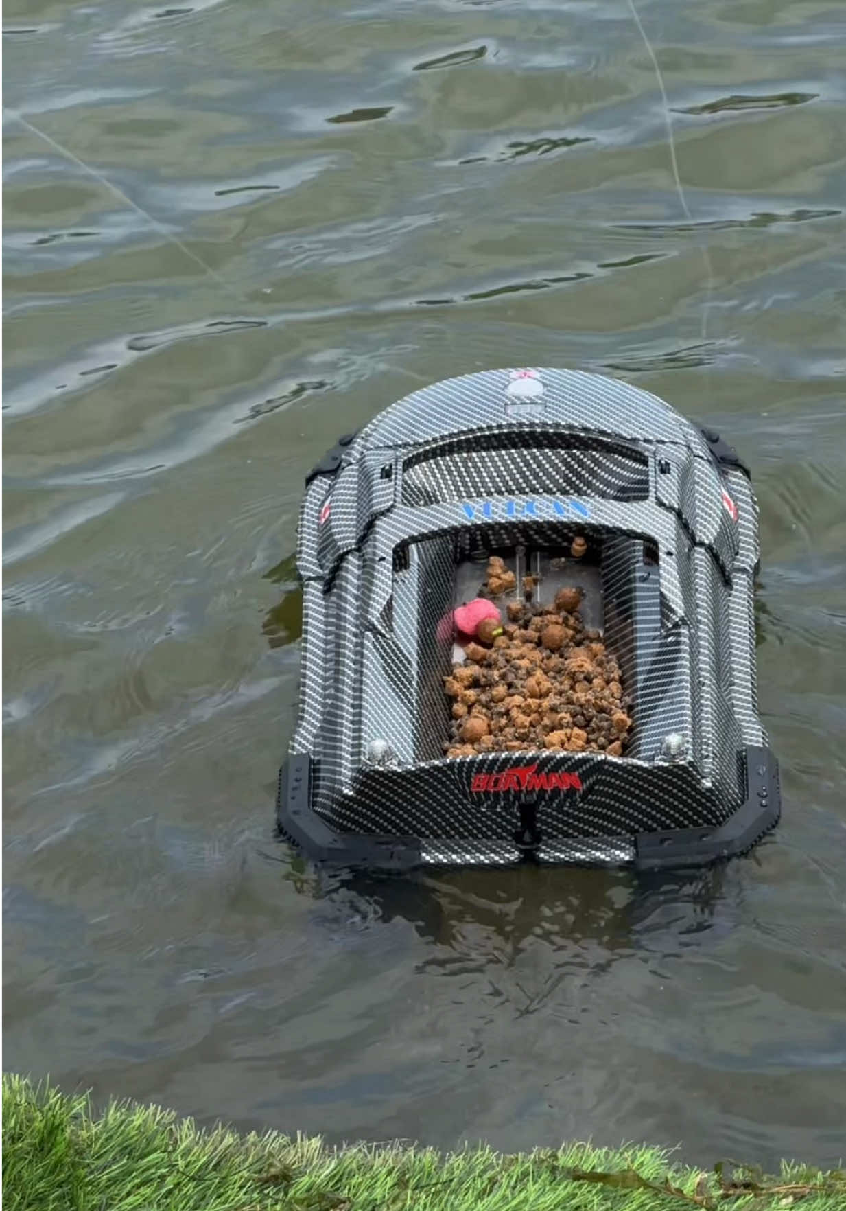 Loving my new @Boatman Uk GPS Vulcan with sonar! It was my first trip with it this weekend so I’ll play around more with the features and do some more vids soon! #baitboat #carpfishing #kentcarpfishing #boatmanvulcan #boatman #catchcarp #fishingtiktoks #fishinglife 