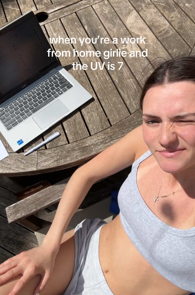 A patio will be graced with my presence later as well  #chicago #chicagosummer #chicagovibe #chicagogirl #tan #summertan #uvindex #tiktokgrowth 