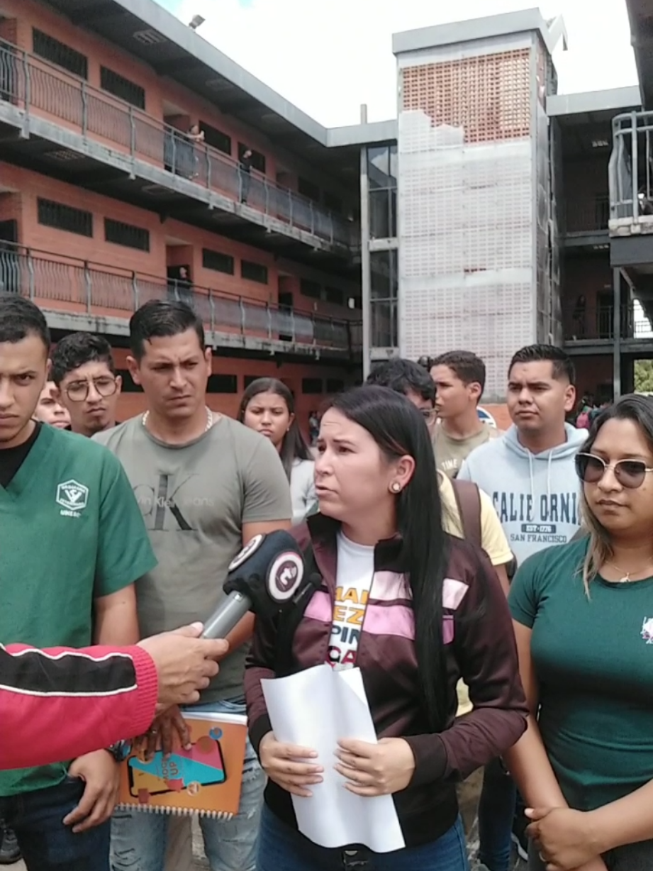 Estudiantes de la UNESR MATURIN EXIGEN QUE SEAN ATENDIDOS LOS MAS PRONTO POSIBLE..#estudiantes #molestia #unesr #maturin #monagas #venezuela #oriente #clases 