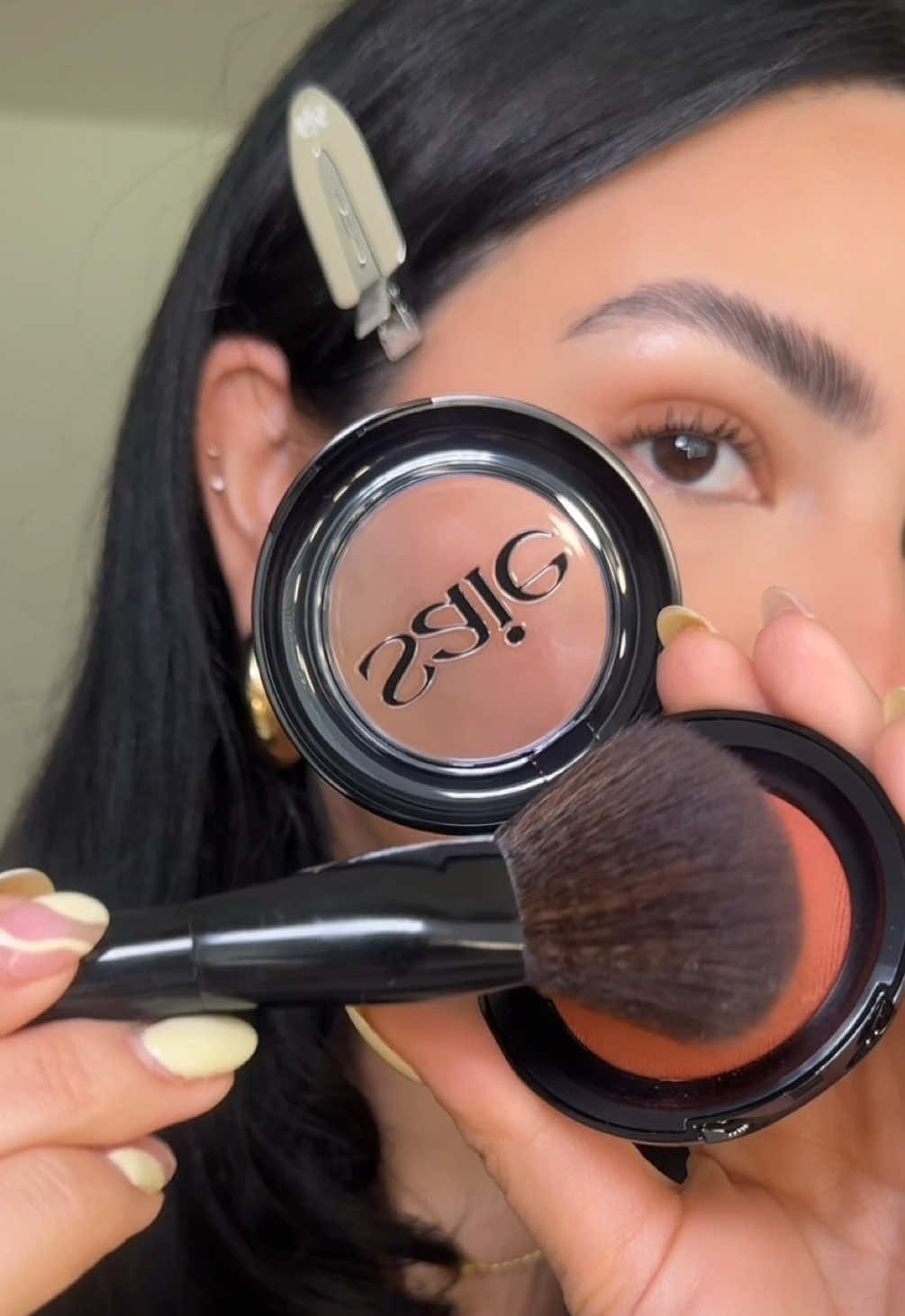 I can see myself using this all summer. @Saie supersuede blush in “ciao” is perfection.  #saie #saieblush #bronzymakeup #saiebeauty #blushhack #makeup #bronzer #summermakeup #fypage 