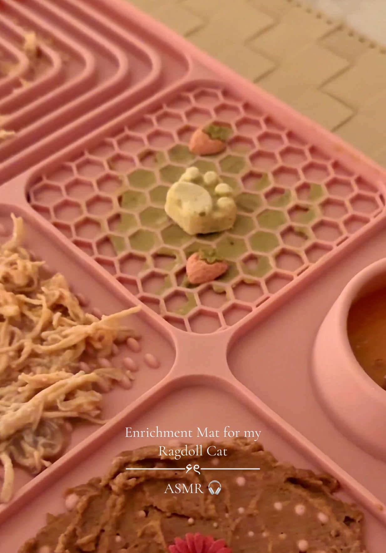 long time no enrichment mat! 🙈 enrichment dinner for my ragdoll cat • ASMR 🎧 🛒 Discounts:  ♡ @Open Farm Pet 🏷️ BENNETT for 15% off  ♡@Skylar Treats 🏷️ BENNETT10 for 10% off  #ragdollcat #enrichmentforpets #catenrichment #catfeeding #catfood #asmr #cateating #catasmr #catcare #lickmat #petnutrition #catnutrition #asmrsounds #asmrvideo 